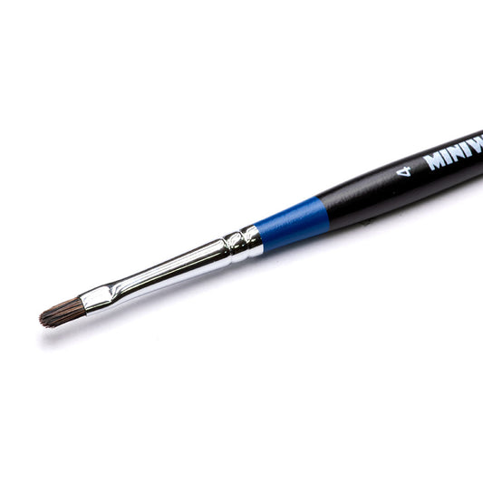 Brush for oils and pigments No. 4 with a short handle