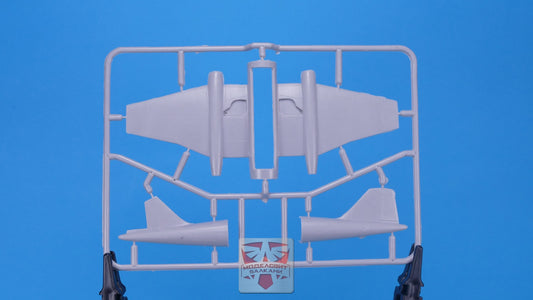 B-57E+CIM-10A missile ("2 in 1" set) 1/144