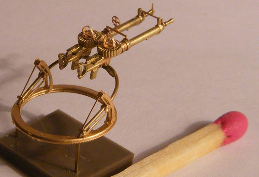 Lewis Mk II twin MG on the Scarff ring (1/72)