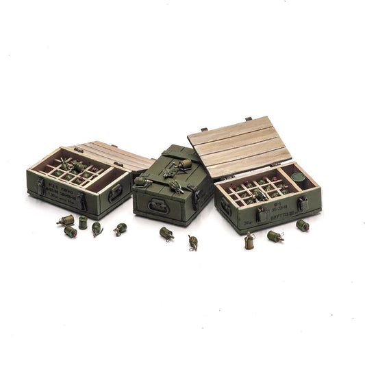 F1 grenades and a crate (1/35)