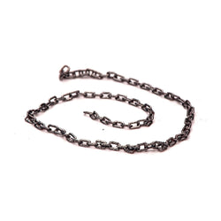 A chain with a rectangular link of 1x1.5 mm, 0.2mm thick, size S