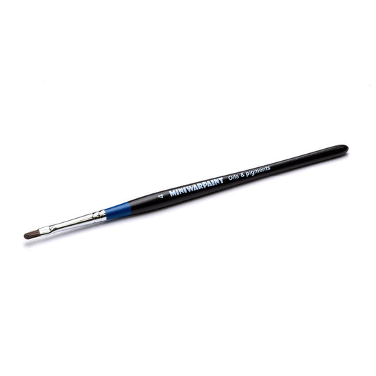 Brush for oils and pigments No. 4 with a short handle